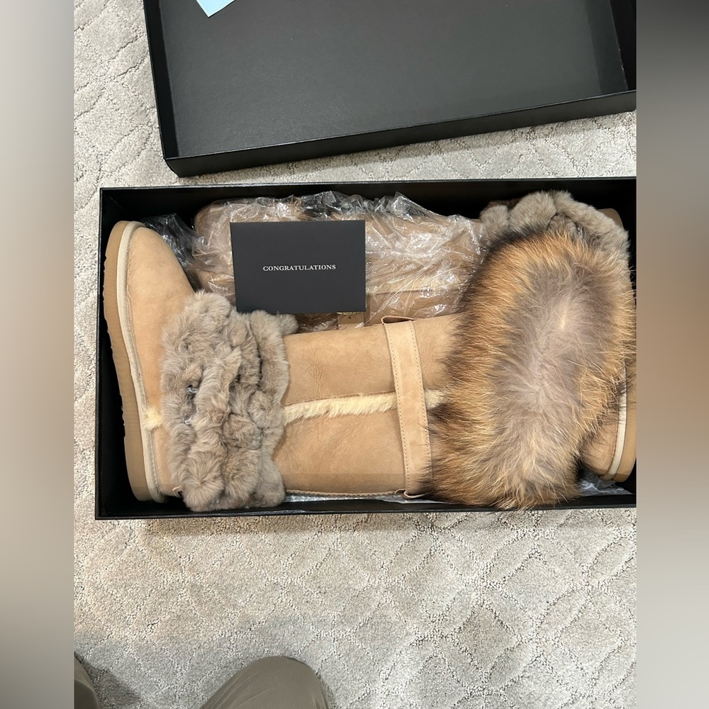 New in box never worn Australia Luxe Collective fur boots size 9